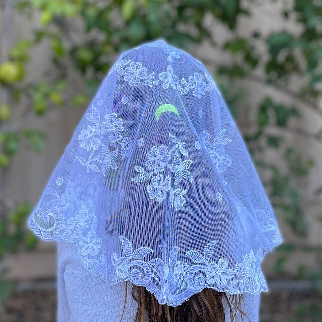 St. Philomena Jr's Veil -WHITE (24" x 18")