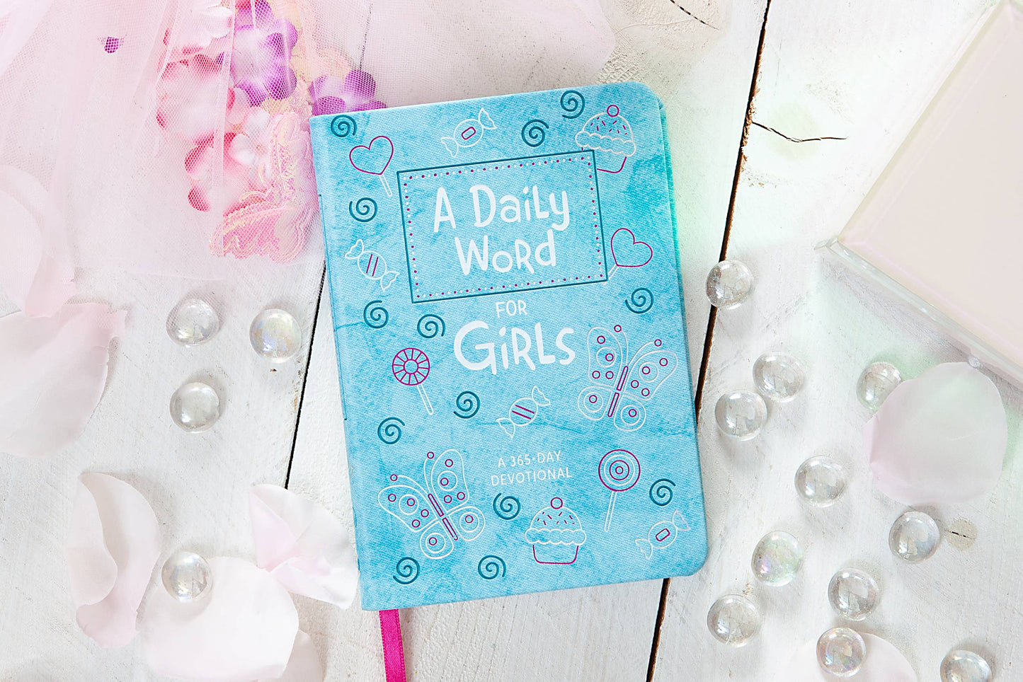 A Daily Word for Girls (Christmas Gift Ideas Ages 6+)