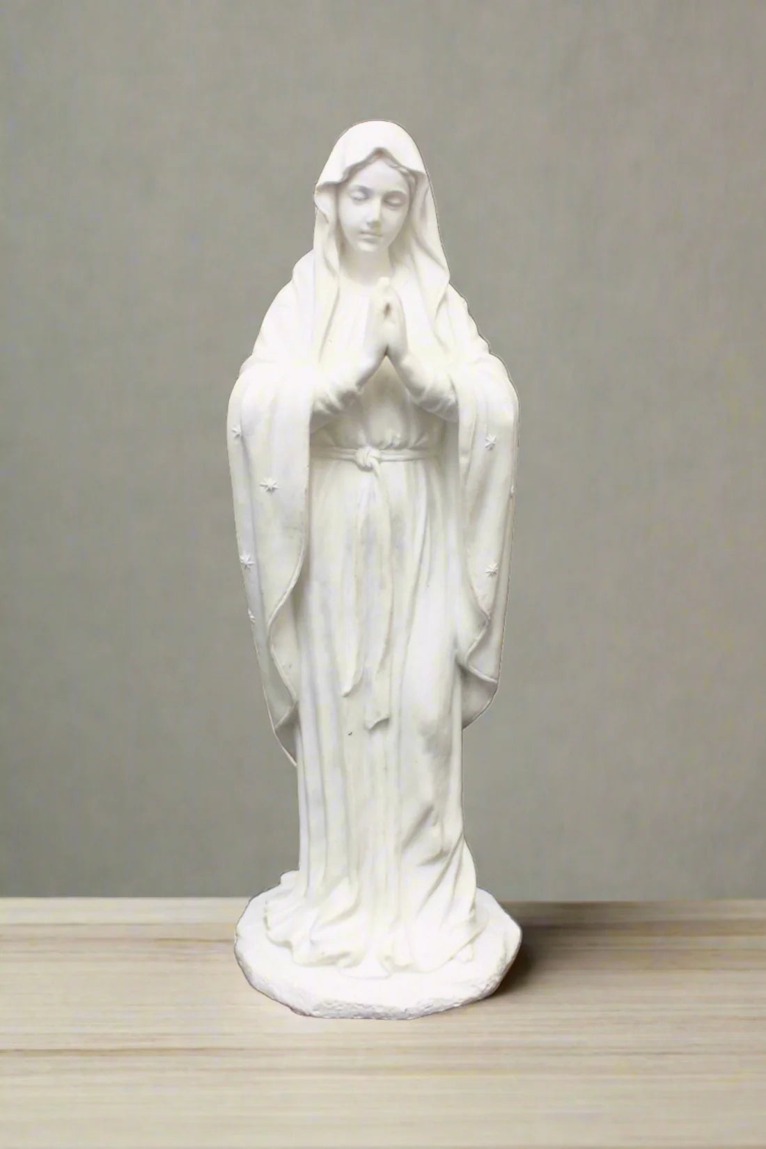 Adoring Virgin Statue in white 8"